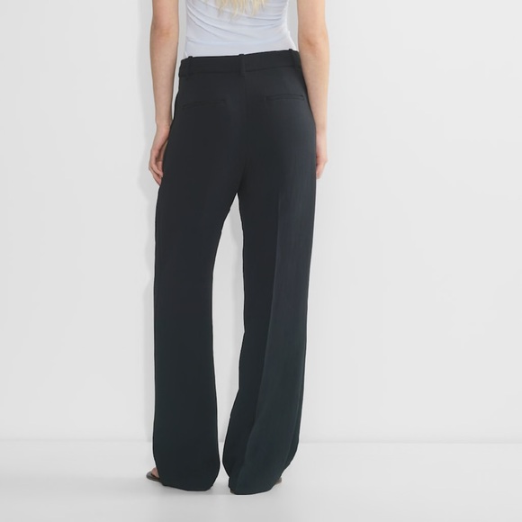 Aritzia The Effortless Pant™ - Crepette, size 12, admiral navy blue - Picture 2 of 5